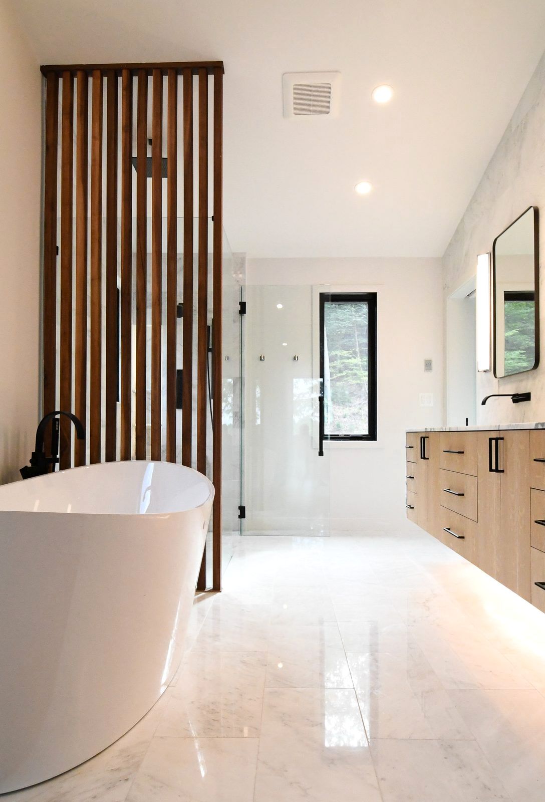 Bath with floating oak vanity